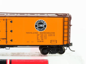 HO Intermountain 46709P-01 PFE Southern Pacific R-40-10 Refrigerator Car #40035
