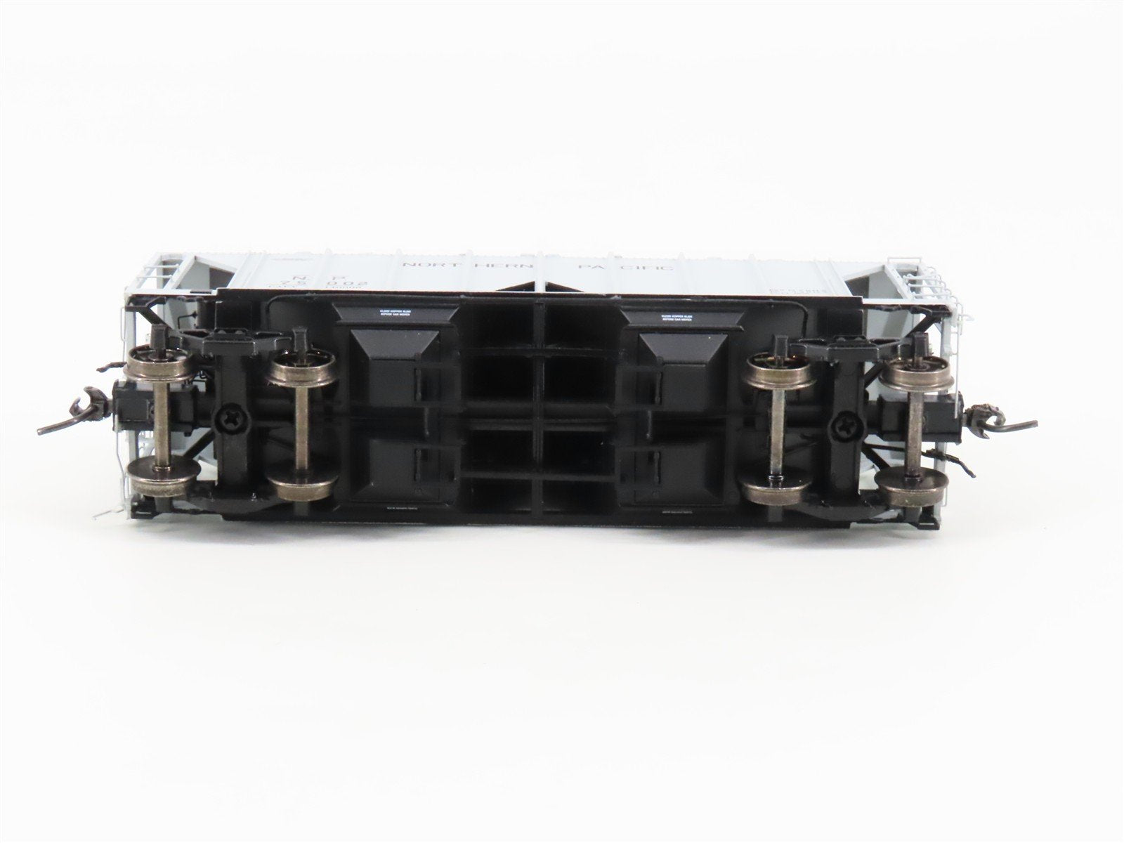 HO Scale Intermountain 48635-07 NP Northern Pacific 2-Bay Covered Hopper #75002