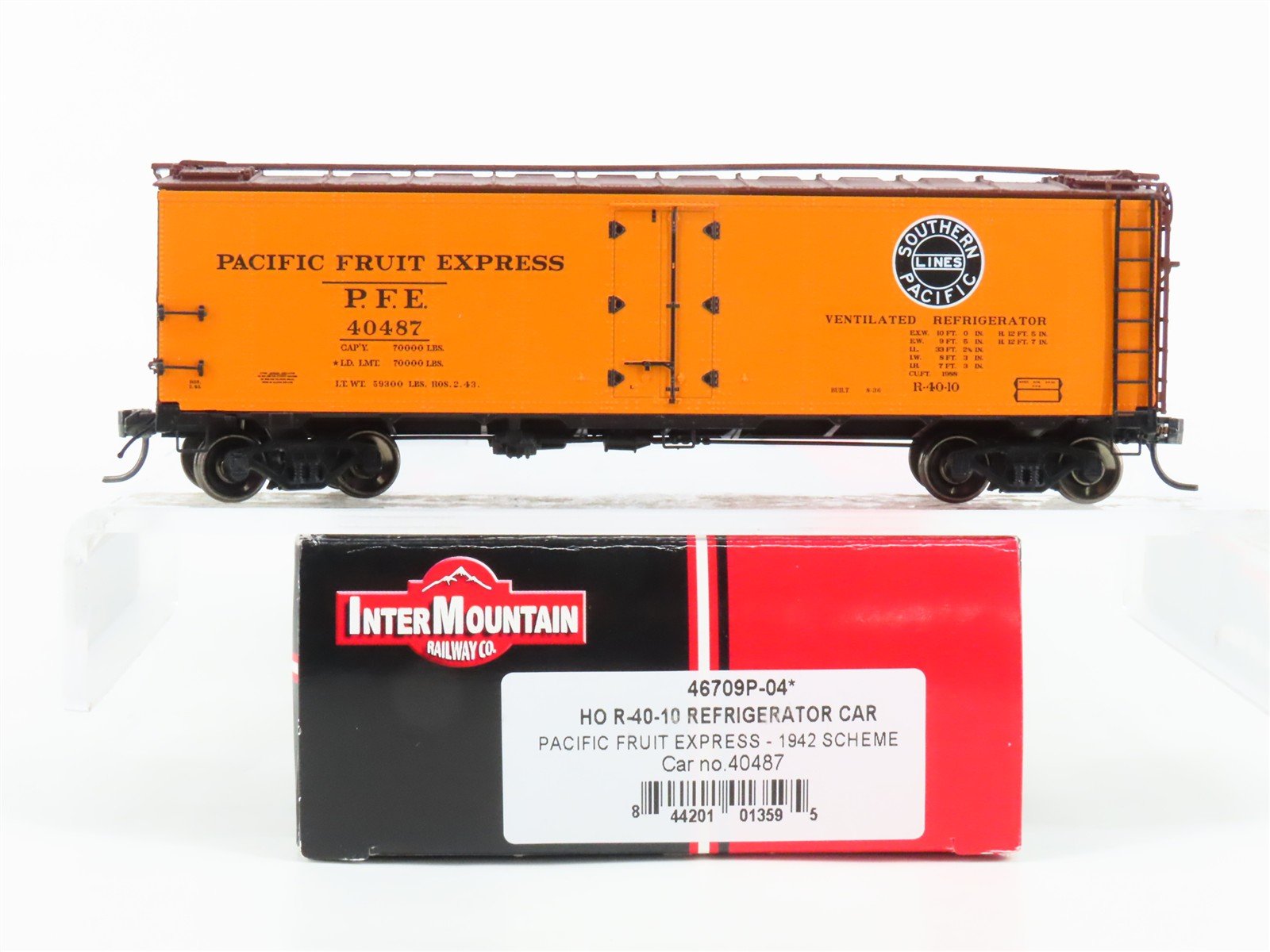 HO Scale Intermountain 46709P-04 PFE Southern Pacific R-40-10 Reefer Car #40487