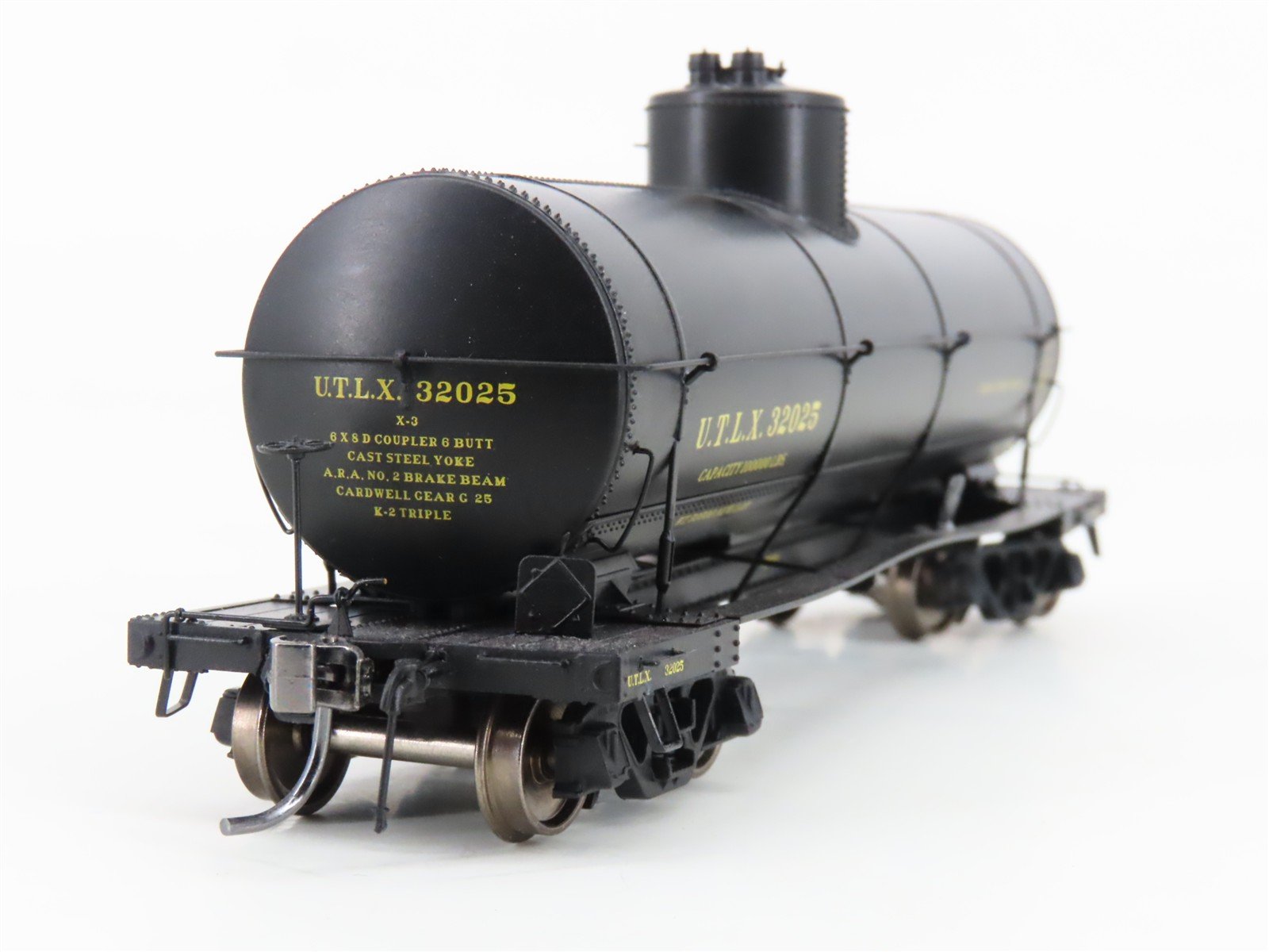 HO Scale Rapido 159001A UTLX Union Tank Car Co. Single Dome Tankcar #32025
