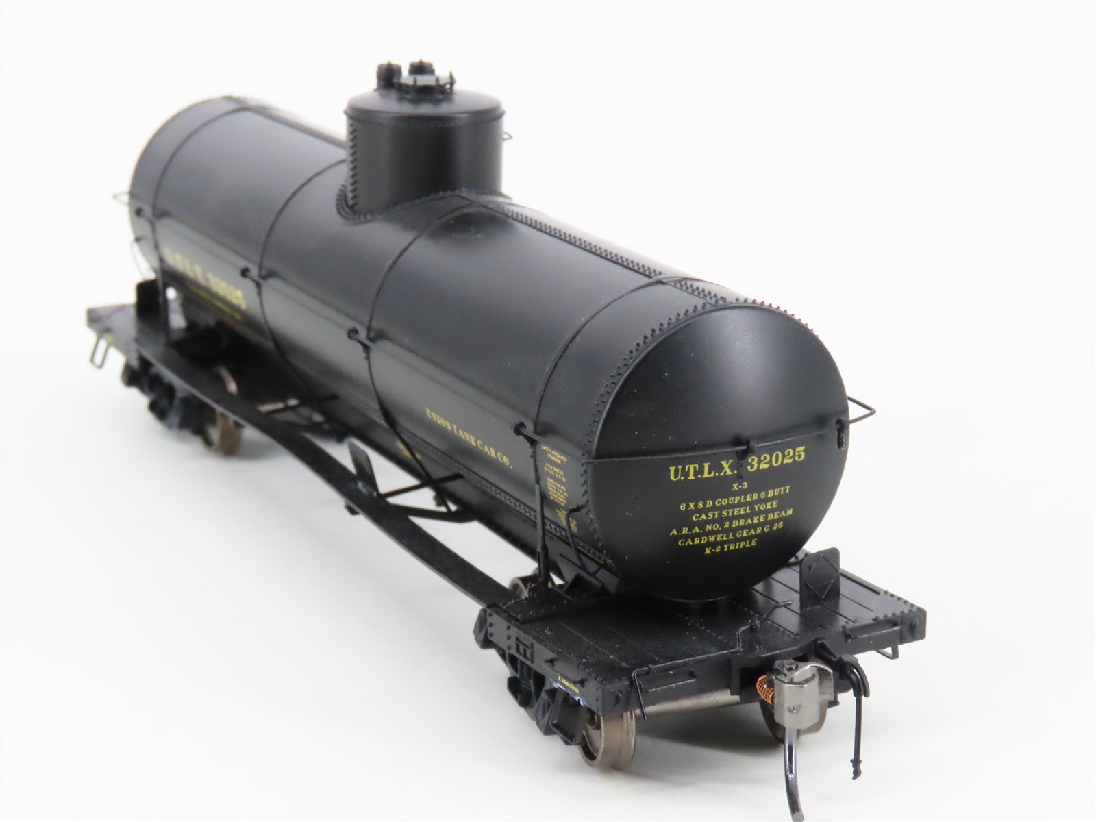 HO Scale Rapido 159001A UTLX Union Tank Car Co. Single Dome Tankcar #32025