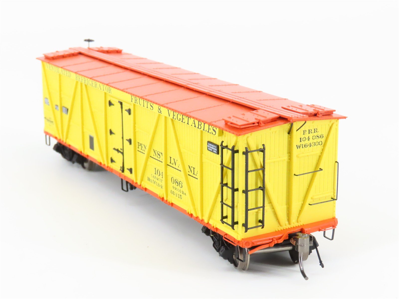 HO Scale Rapido 177201A FGE/PRR Pennsylvania R7 Reefer Car #104086