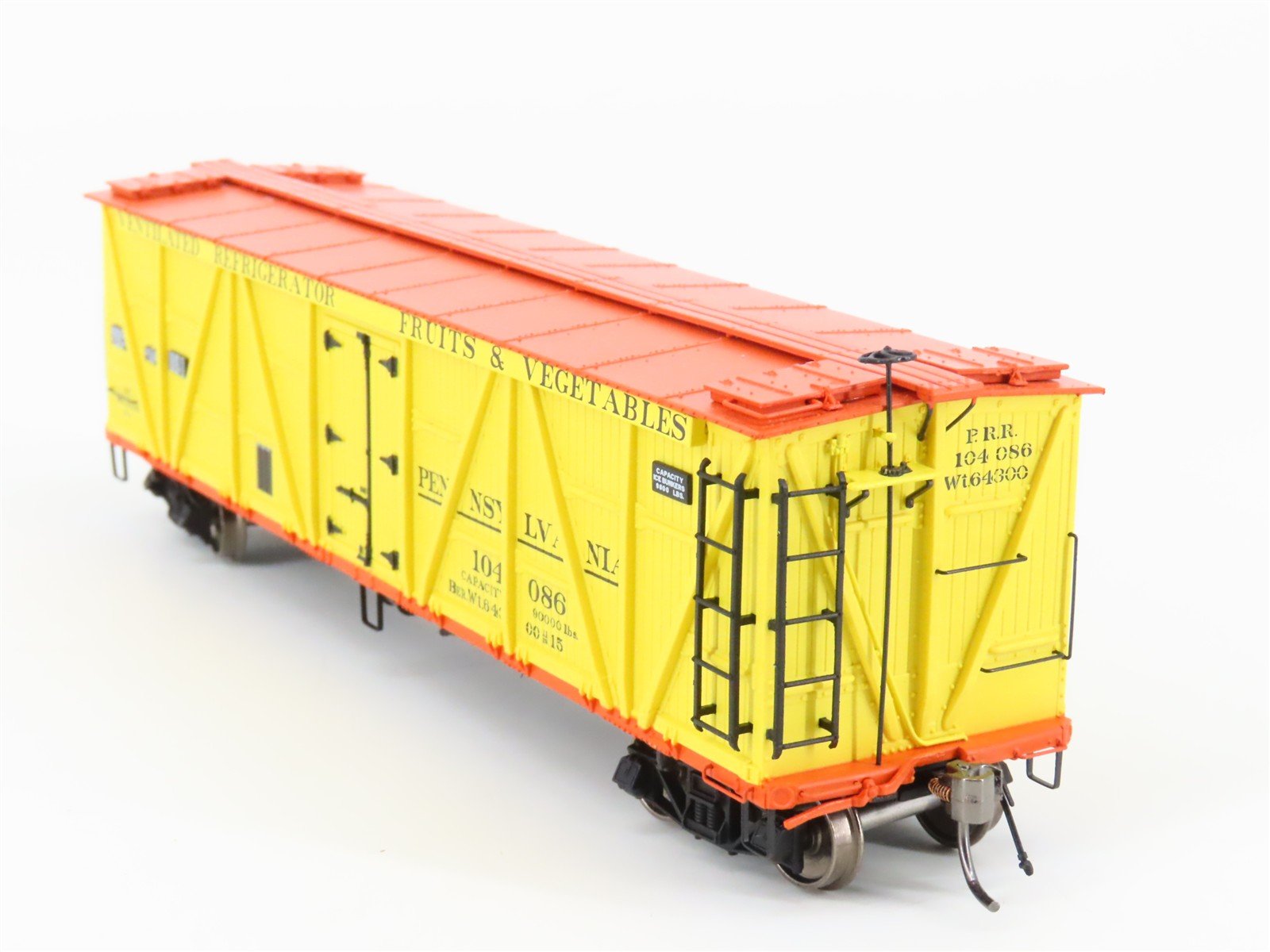 HO Scale Rapido 177201A FGE/PRR Pennsylvania R7 Reefer Car #104086