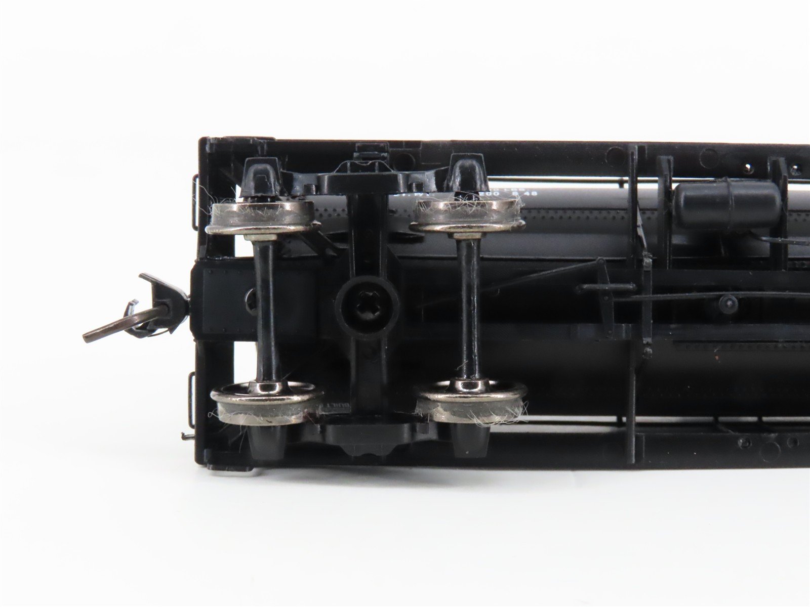 HO Scale Proto 2000 SCCX Shell Oil 8k Gal Type 21 Single Dome Tankcar #1515