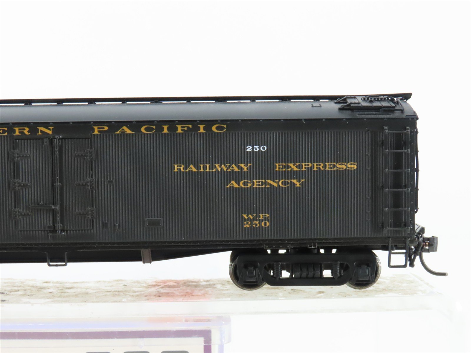 HO Scale Broadway Limited BLI 880 WP Western Pacific 53' Express Reefer #250