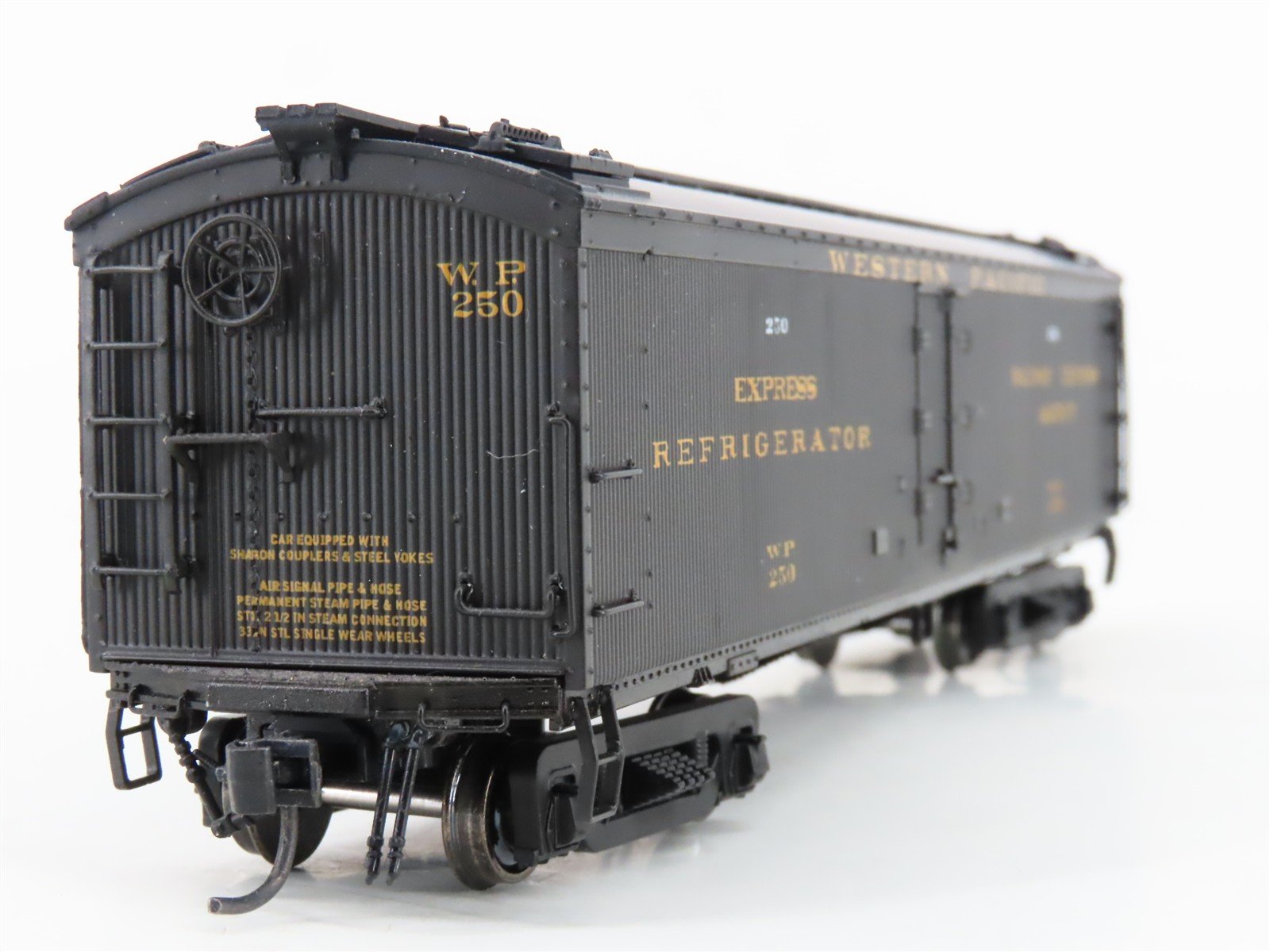 HO Scale Broadway Limited BLI 880 WP Western Pacific 53' Express Reefer #250
