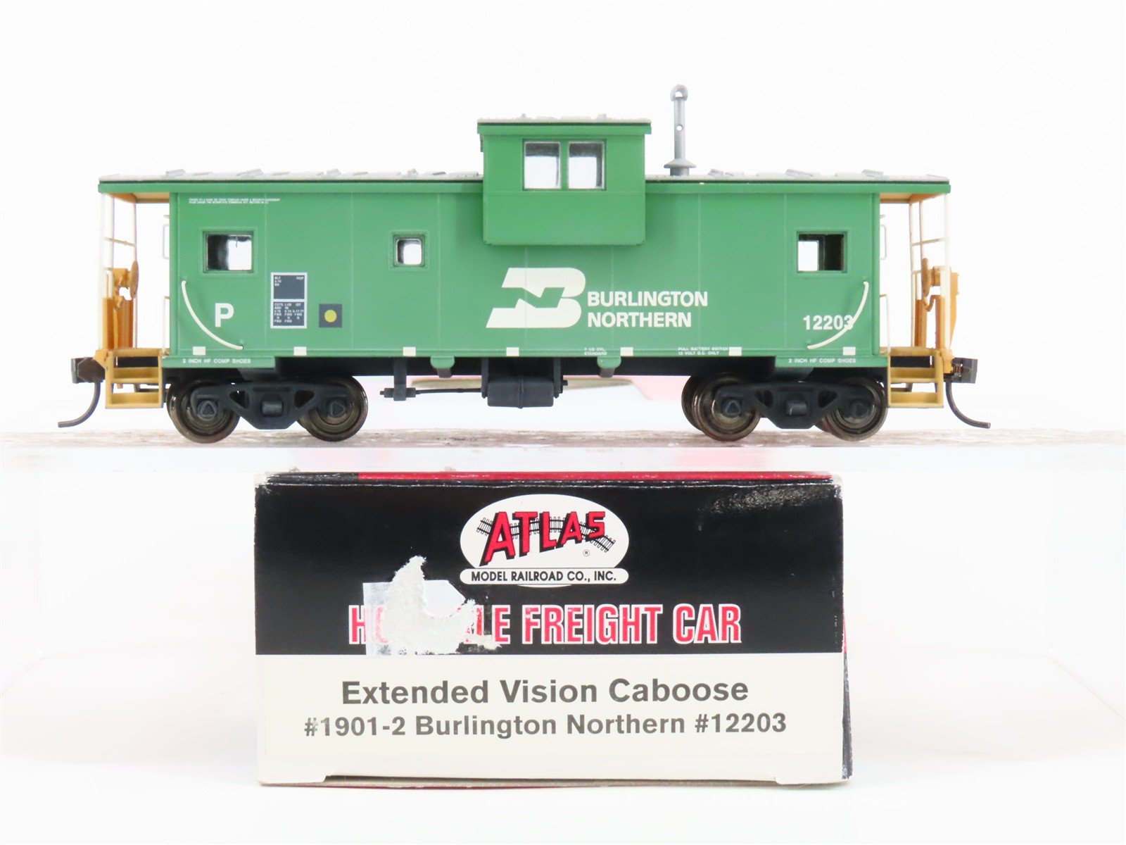 HO Atlas 1901-2 BN Burlington Northern Wide Vision Caboose #12203 Weathered