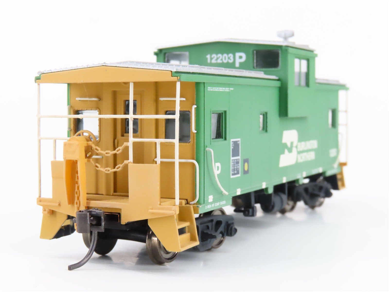 HO Atlas 1901-2 BN Burlington Northern Wide Vision Caboose #12203 Weathered