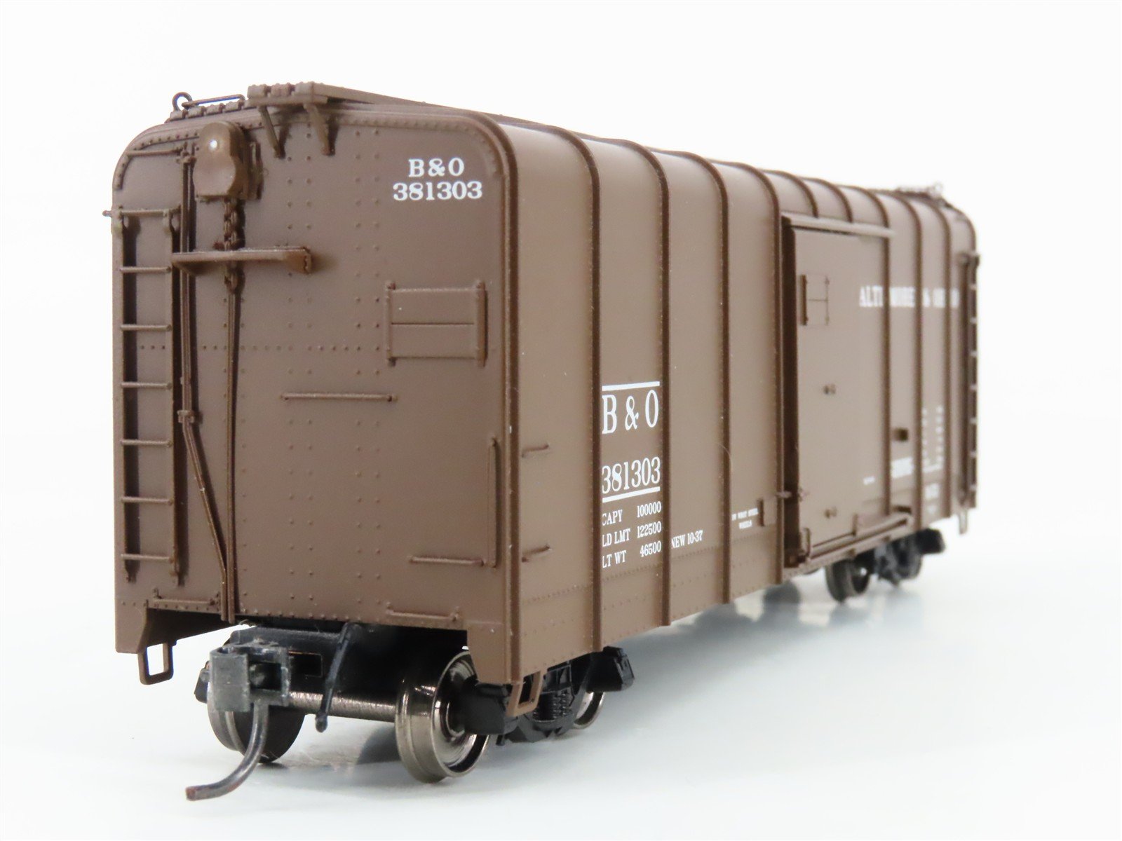 HO Scale Fox Valley FVM 30303 B&O Baltimore & Ohio Wagontop Boxcar #381303