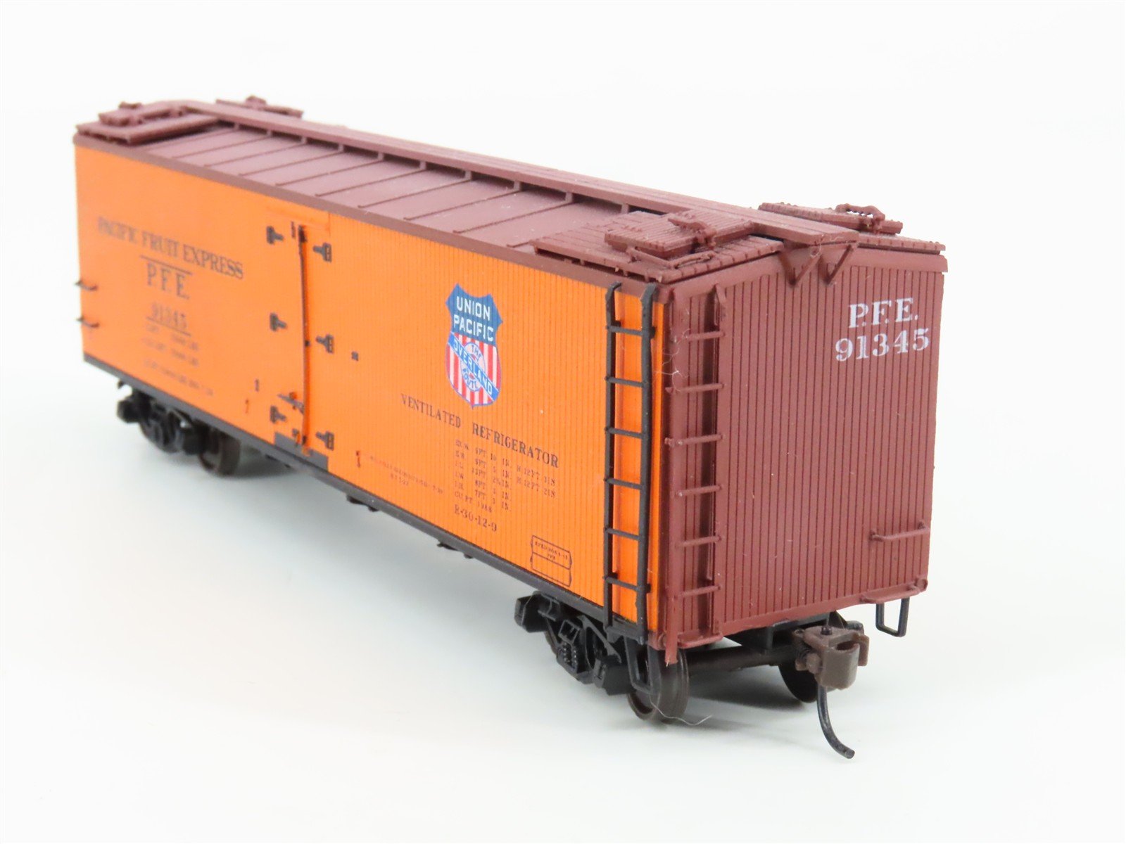 HO Red Caboose RR-34124-2 PFE Union Pacific R-30-12-9 Reefer #91345 Weathered