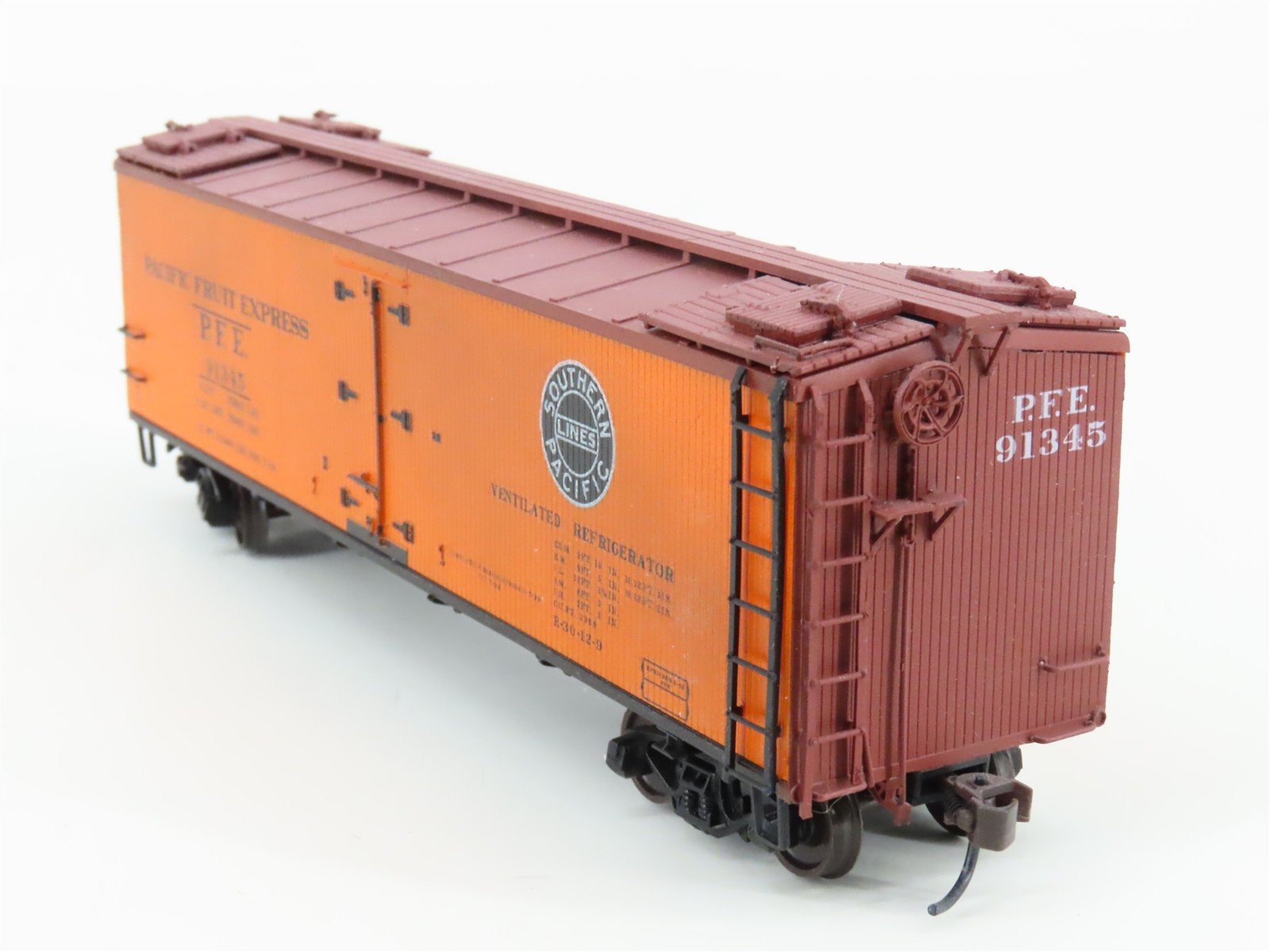 HO Red Caboose RR-34124-2 PFE Union Pacific R-30-12-9 Reefer #91345 Weathered