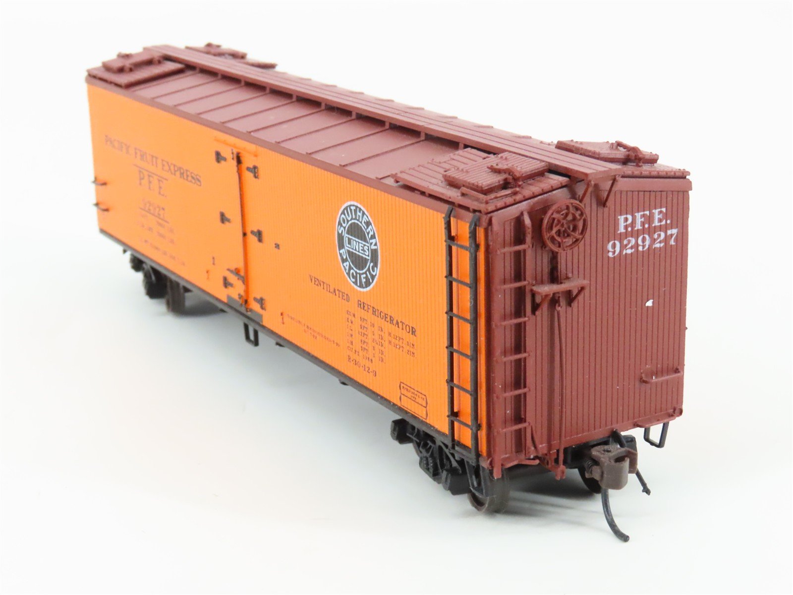 HO Red Caboose RR-34124-5 PFE Pacific Fruit Express R-30-12-9 Reefer #92927