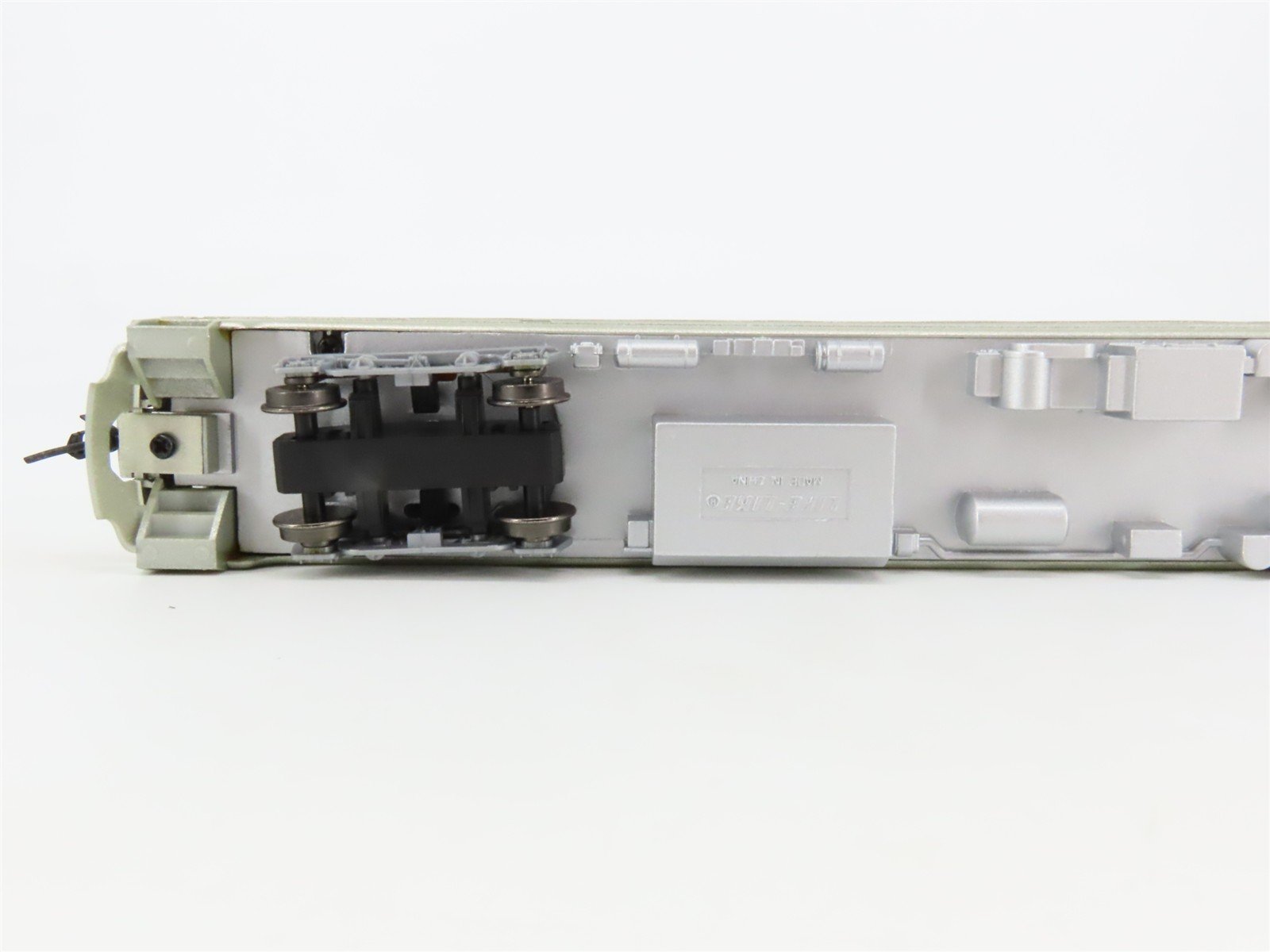 HO Scale Proto 1000 23982 WP Western Pacific RDC Diesel Passenger Car #375