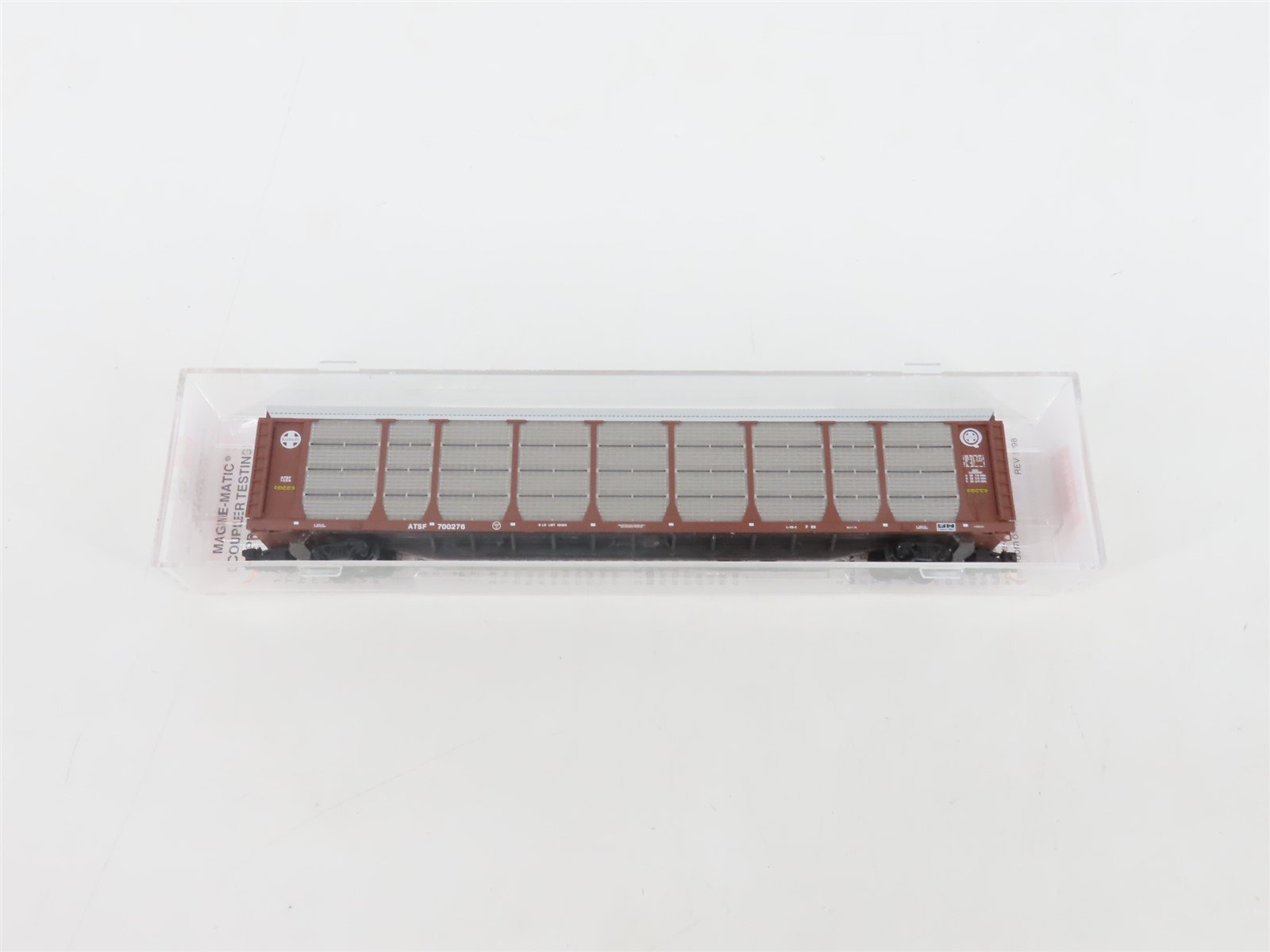 N Micro-Trains MTL 111010 ATSF Santa Fe 89' Tri-Level Closed Auto Rack #700276