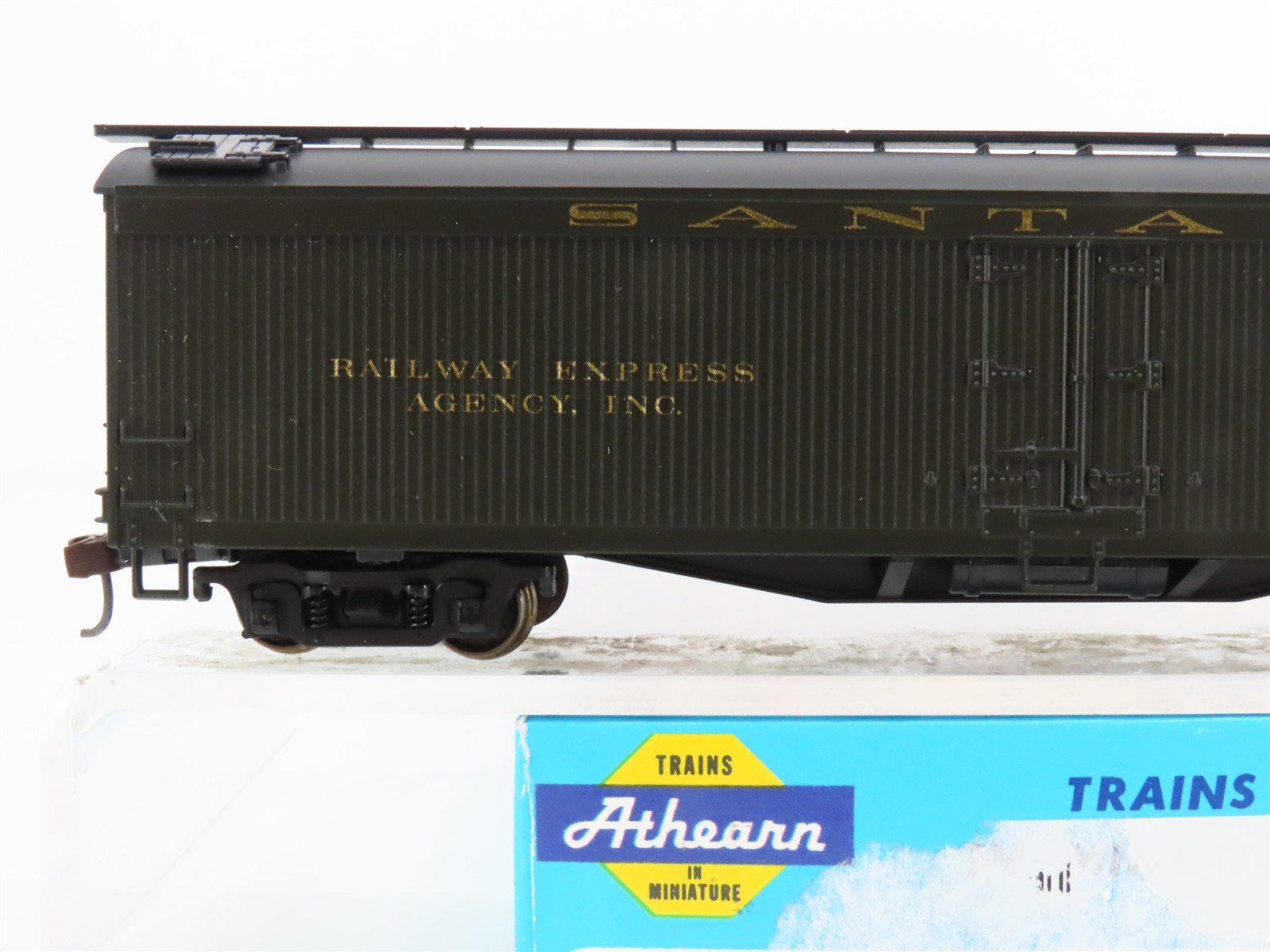 HO Scale Athearn 5331 ATSF Santa Fe Railroad 50' Express Reefer #4038