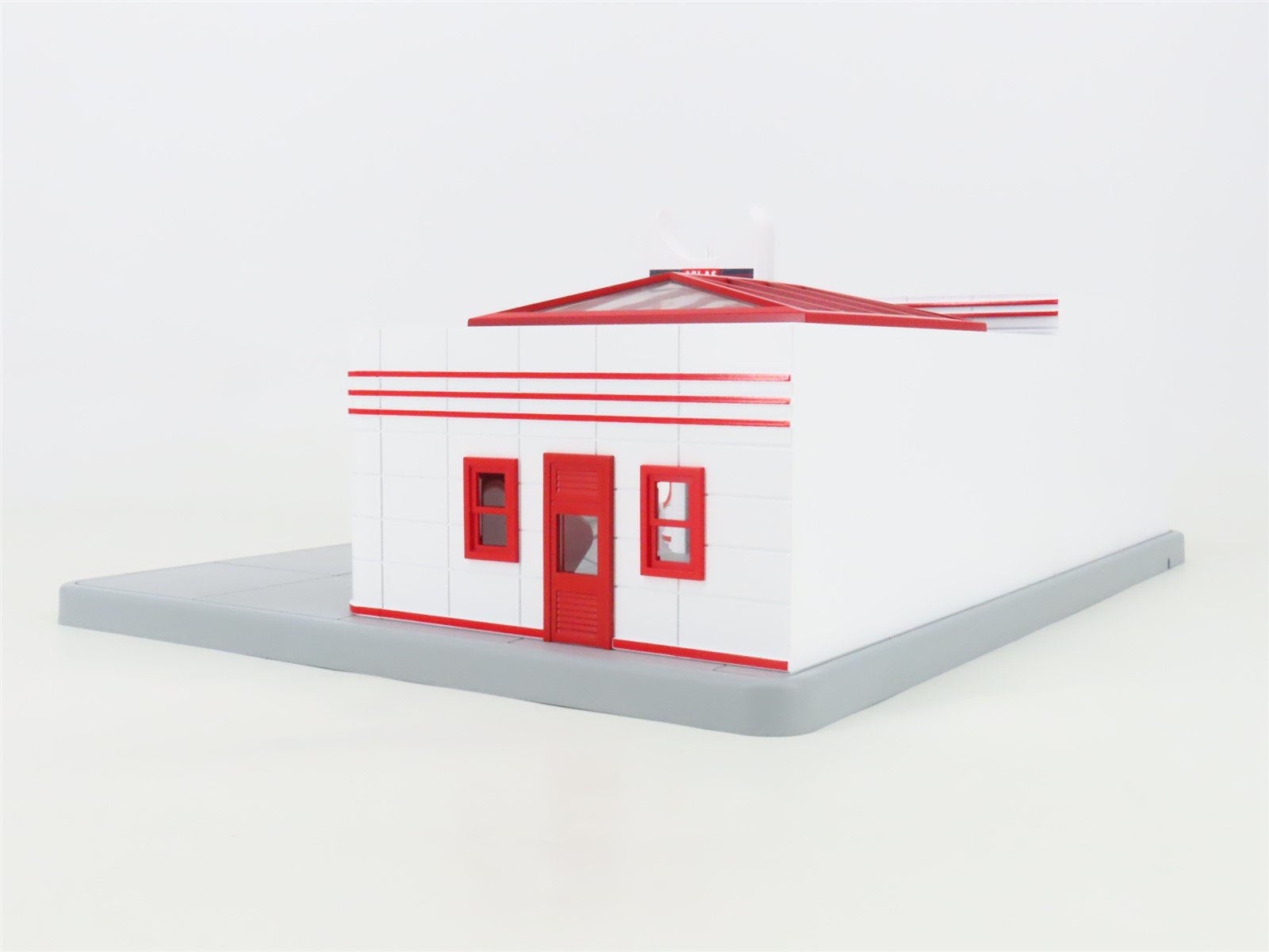O Scale MTH Rail King 30-9106 ESSO Operating Gas Station