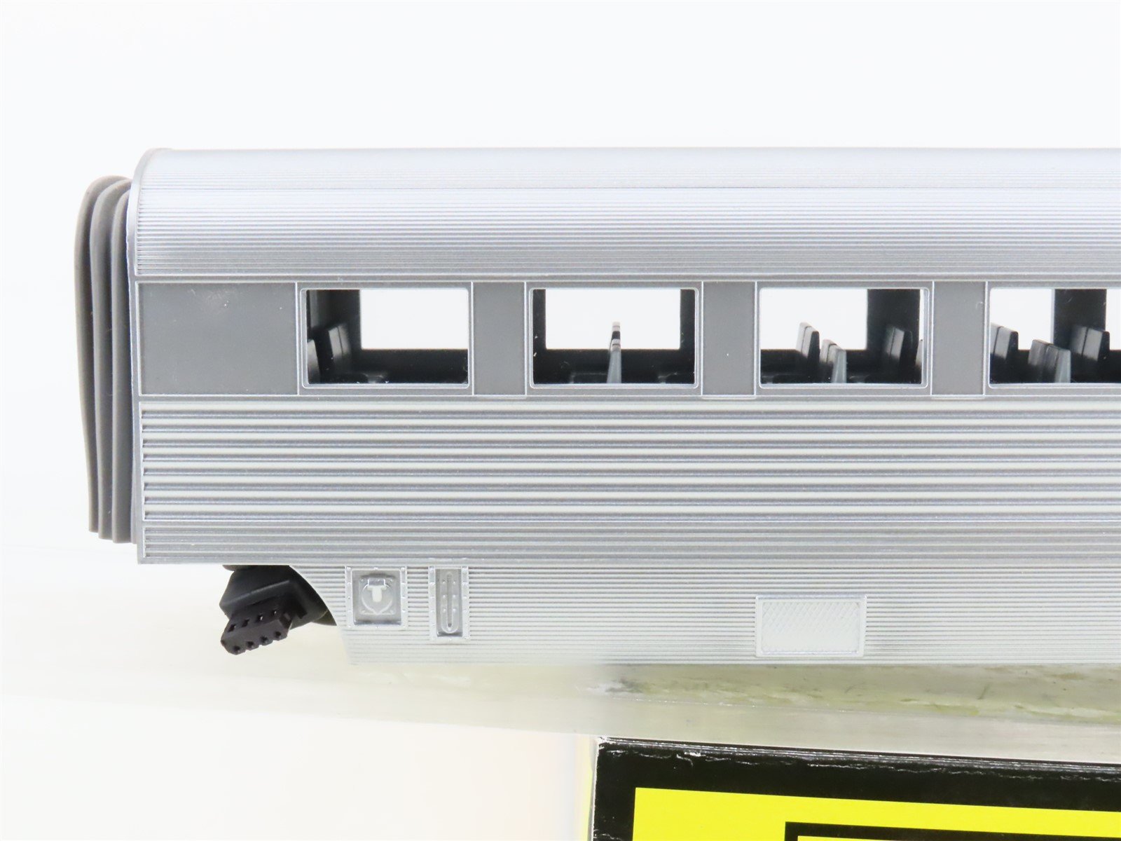 O Gauge 3-Rail MTH 30-6157 CBQ Burlington Pioneer Zephyr Passenger Car