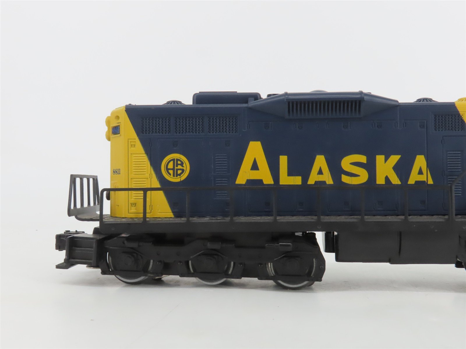 O Gauge 3-Rail Lionel 6-18811 ARR Alaska SD9 Diesel Locomotive #8811