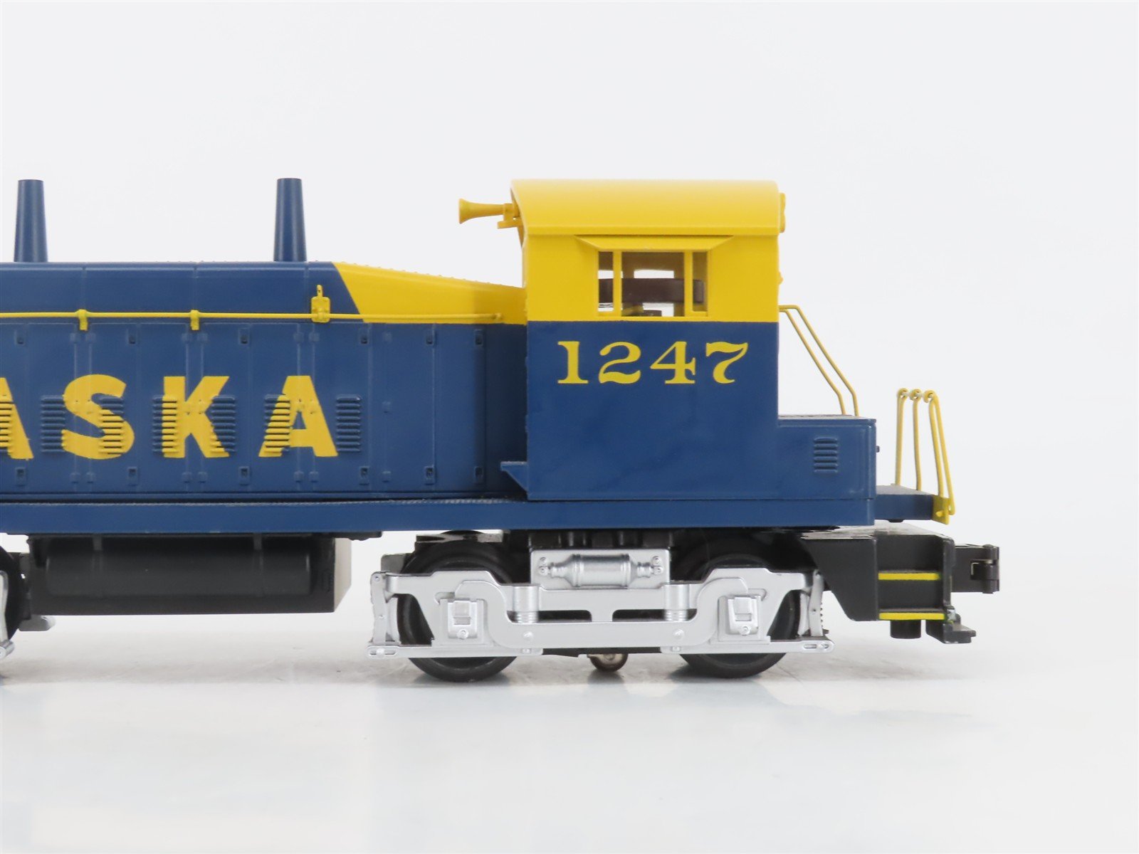 O Gauge 3-Rail MTH 30-2221-1 ARR Alaska SW8/9 Diesel Locomotive #1247