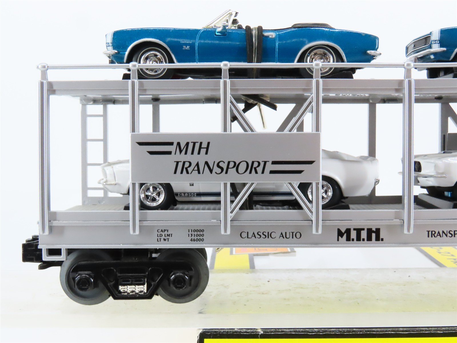 O27 3-Rail MTH RailKing 30-7666 Auto-Carrier #6767 w/ Ertl '67 Camero & Shelby