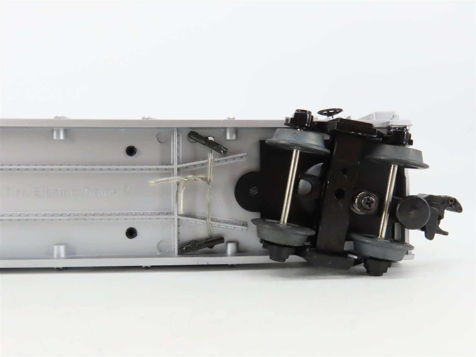 O27 3-Rail MTH RailKing 30-7666 Auto-Carrier #6767 w/ Ertl '67 Camero & Shelby