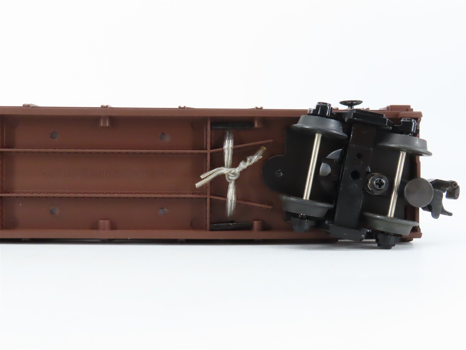 O27 3-Rail MTH RailKing 30-7638 Auto Carrier #6770 w/ Ertl 67 Firebird & 70 Nova