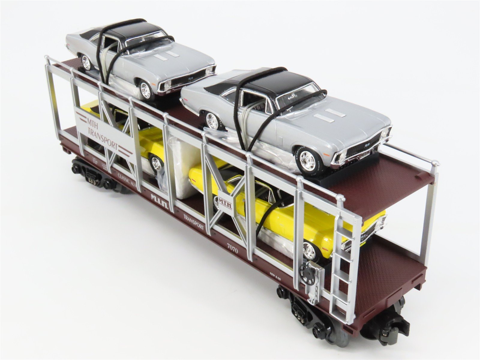 O27 3-Rail MTH RailKing 30-7694 Auto Carrier #7070 w/ Ertl '70 Chevy Novas