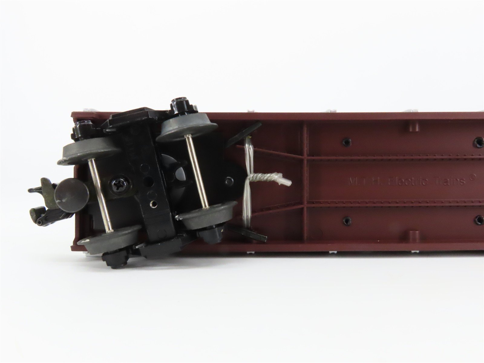 O27 3-Rail MTH RailKing 30-7694 Auto Carrier #7070 w/ Ertl '70 Chevy Novas