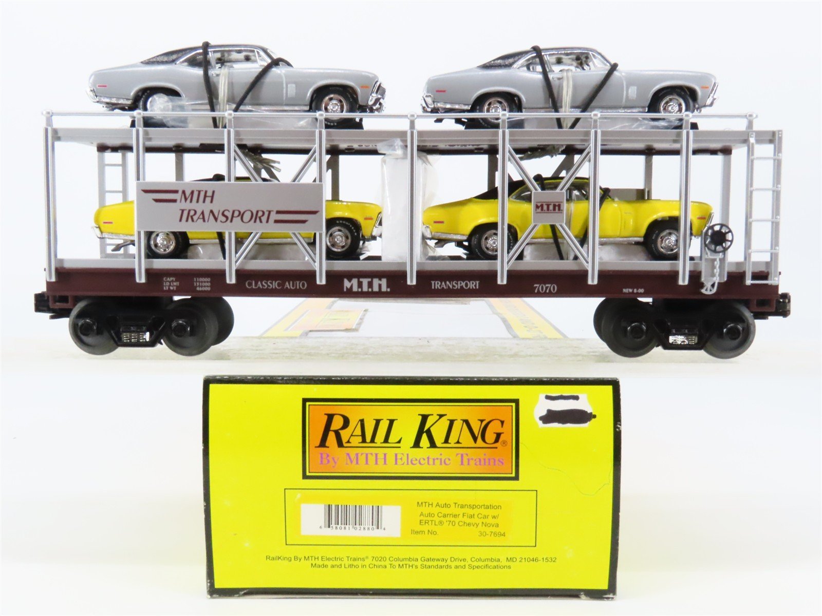 O27 3-Rail MTH RailKing 30-7694 Auto Carrier #7070 w/ Ertl '70 Chevy Novas