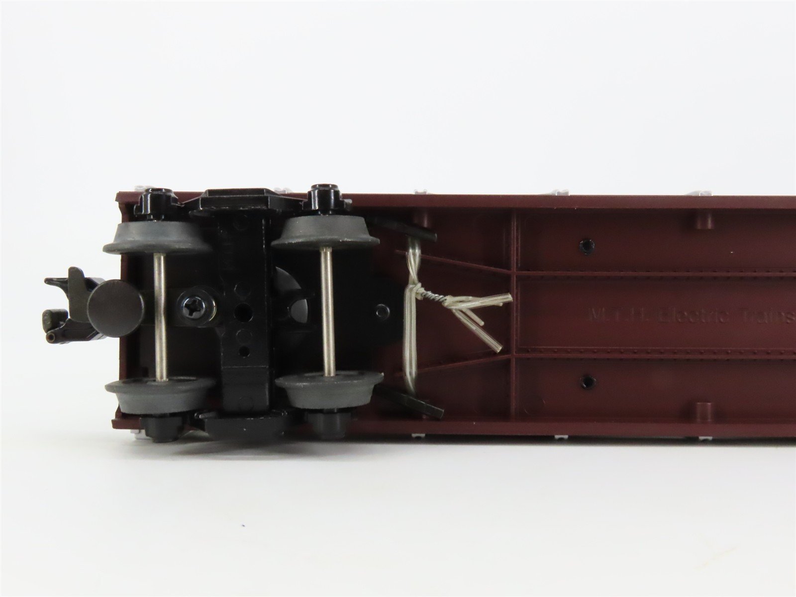 O27 3-Rail MTH RailKing 30-7694 Auto Carrier #7070 w/ Ertl '70 Chevy Novas