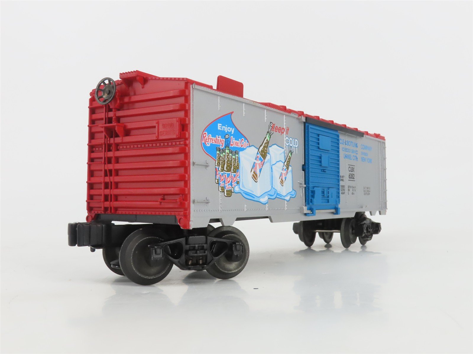 O Gauge 3-Rail Lionel 6-19832 Cola Ice Reefer Car w/Ice Loads
