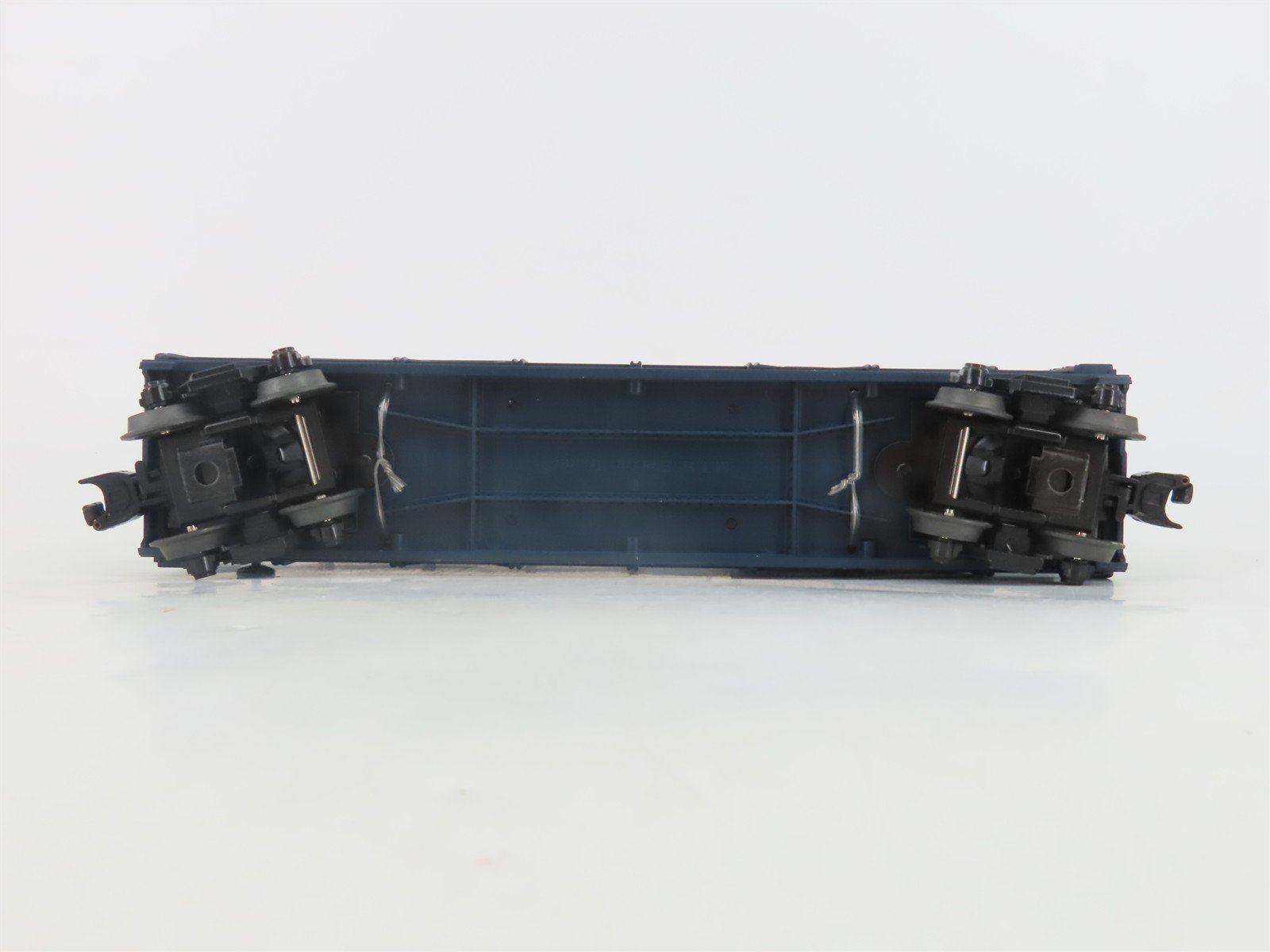 O 3-Rail MTH Rail King 30-76507 ATSF Auto Carrier #89390 w/32' Ford Coupe Cars