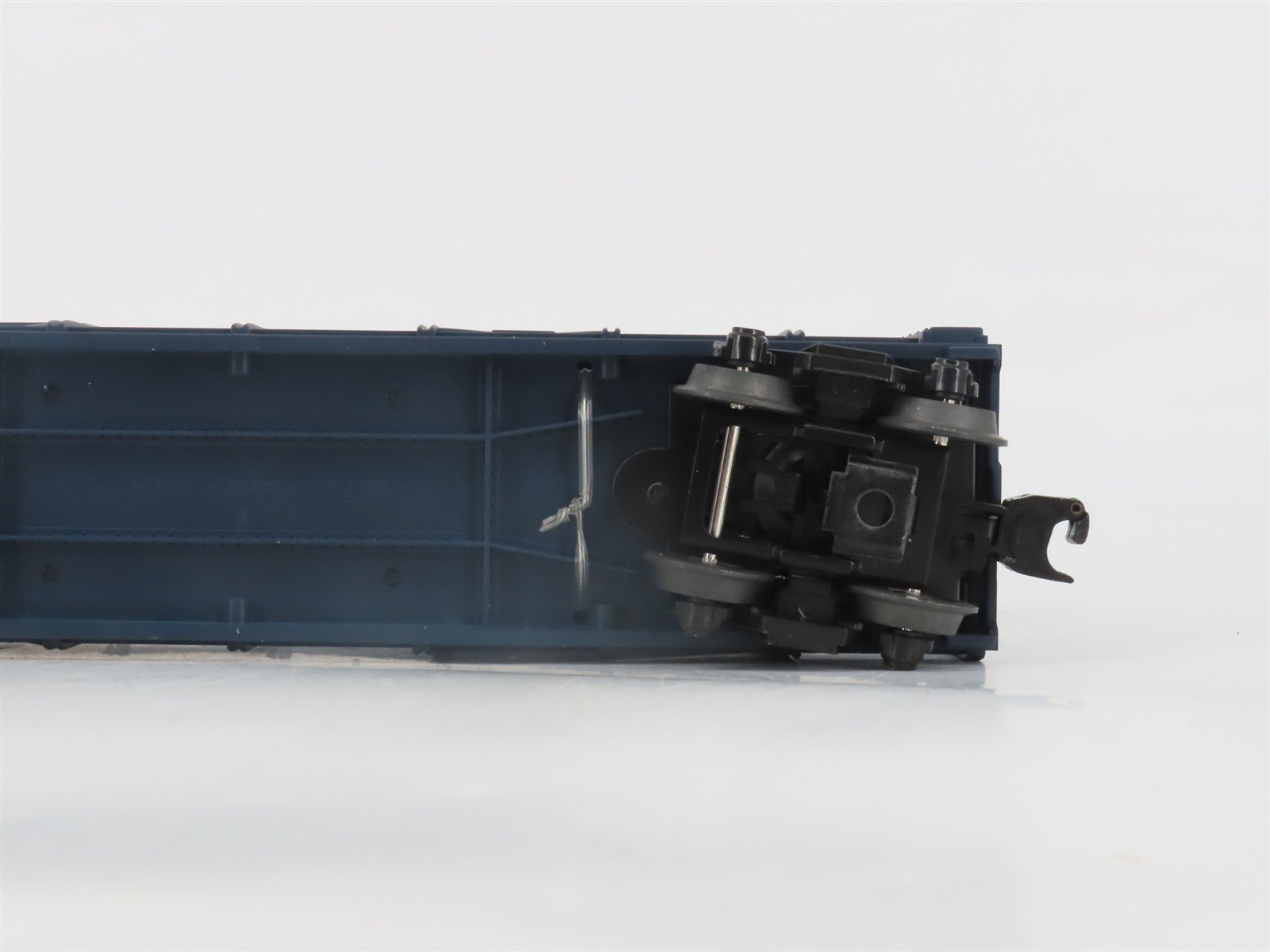 O 3-Rail MTH Rail King 30-76507 ATSF Auto Carrier #89390 w/32' Ford Coupe Cars