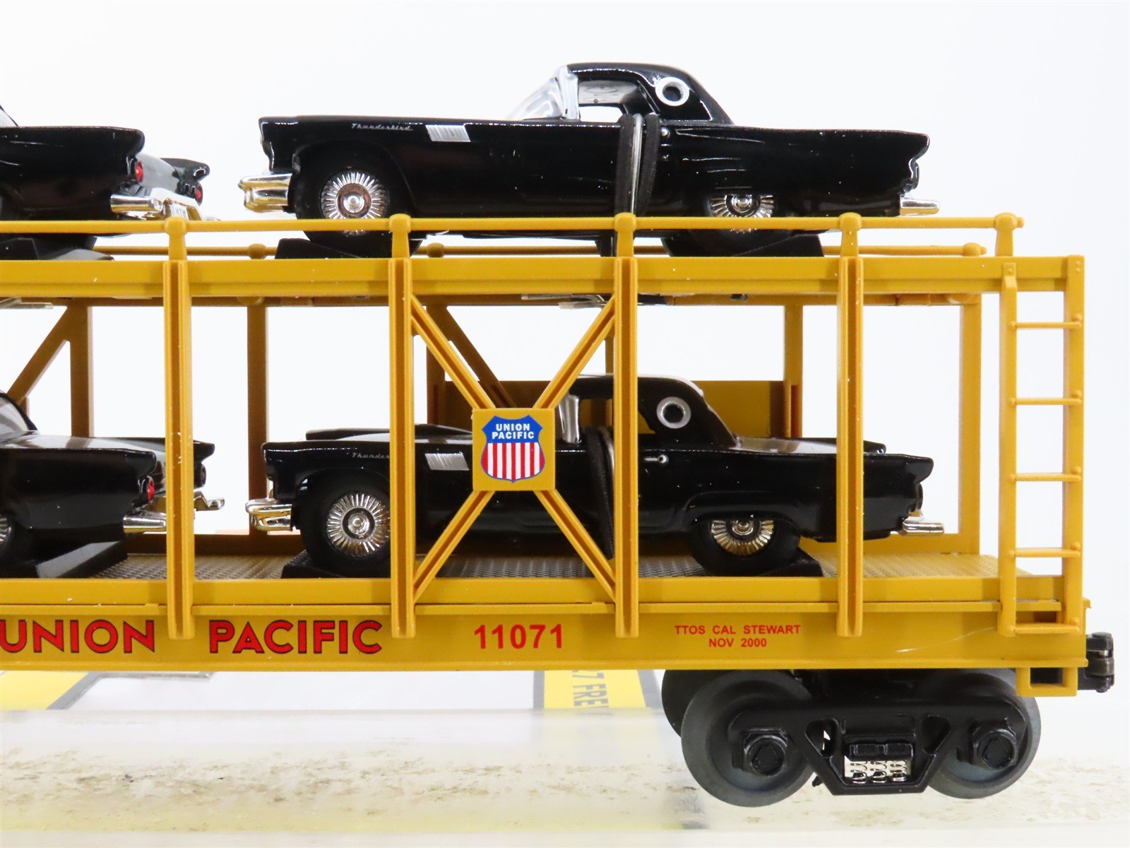O 3-Rail MTH Rail King 30-7674 UP Auto Carrier #11071 w/ERTL T-Bird Cars