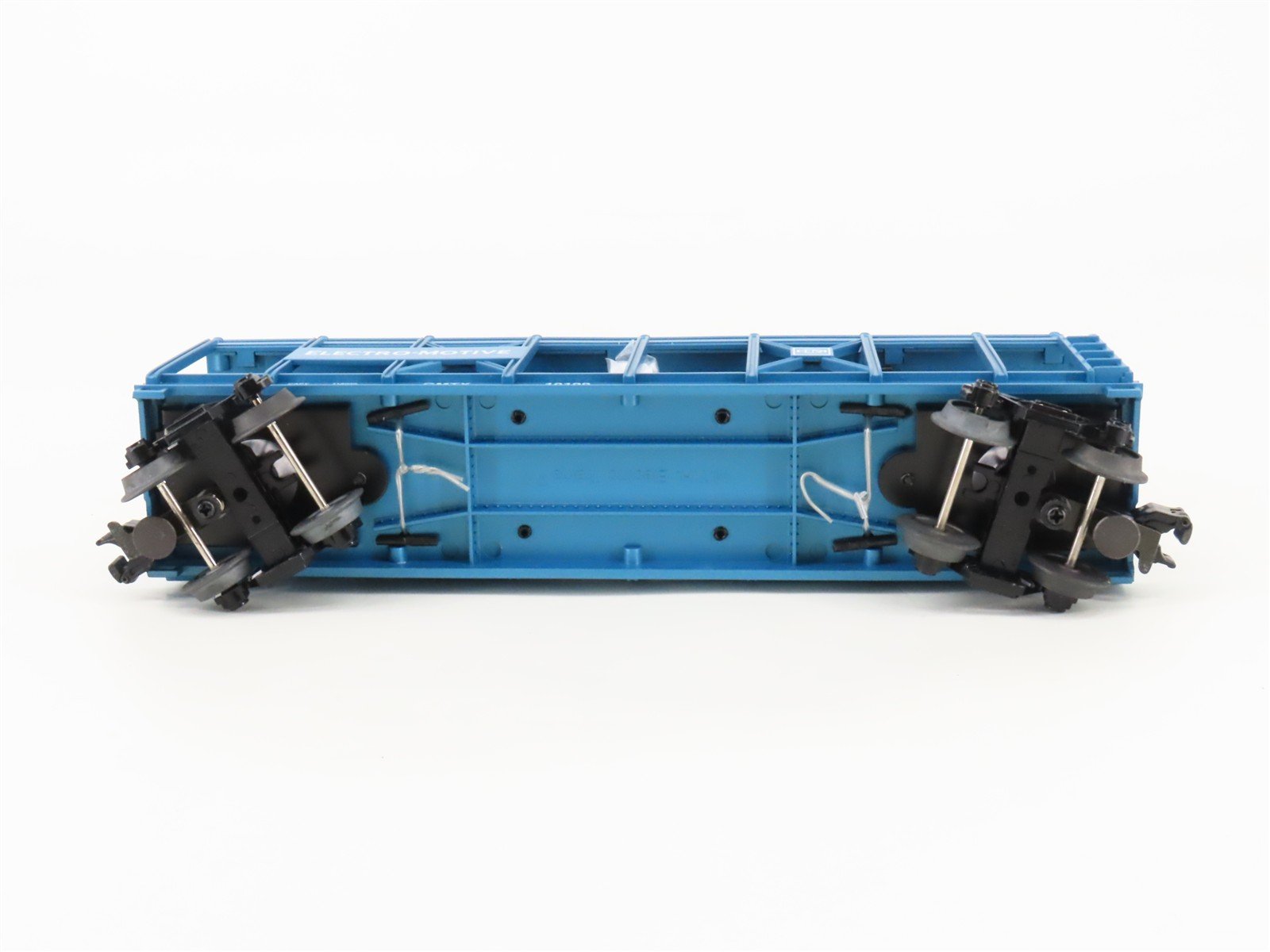 O Gauge 3-Rail MTH 30-7012B EMD/GMTX Auto Carrier #10199 w/ERTL 57' Chevy's