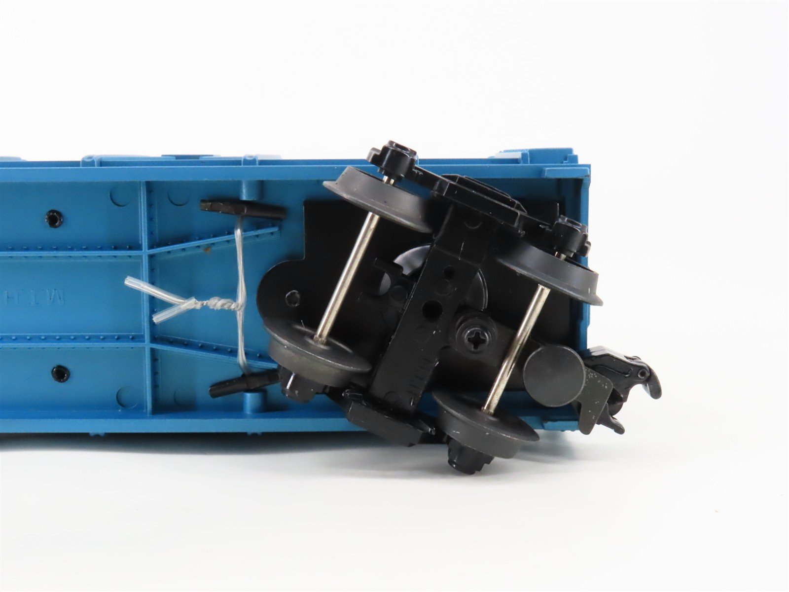 O Gauge 3-Rail MTH 30-7012B EMD/GMTX Auto Carrier #10199 w/ERTL 57' Chevy's