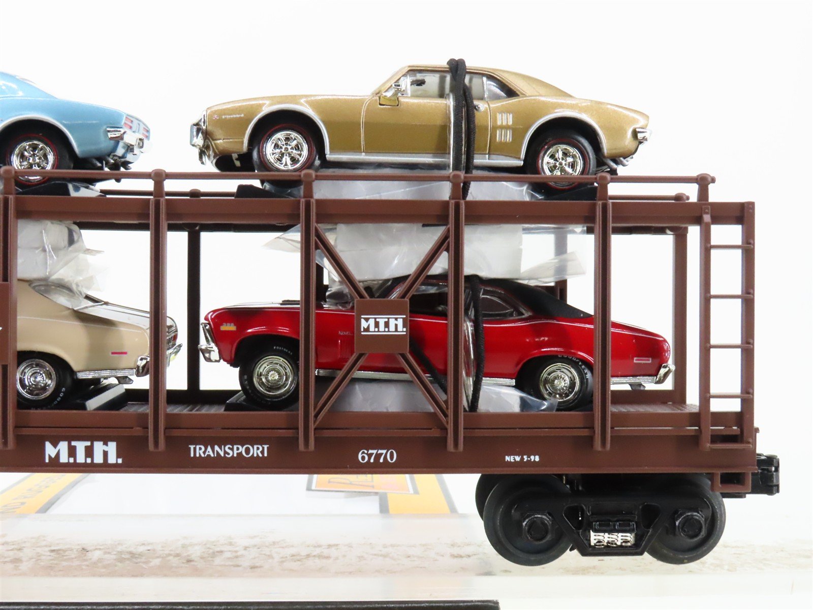 O Gauge 3-Rail MTH 30-7638 MTH Transport Auto Carrier #6770 w/ERTL Chevy Novas