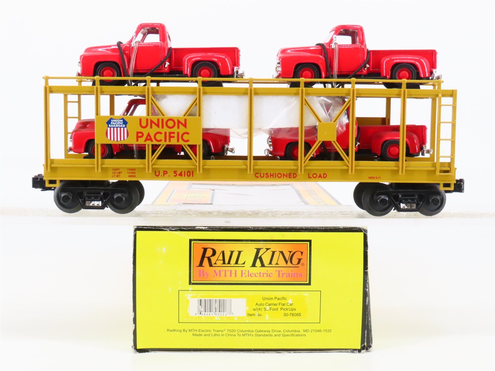 O Gauge 3-Rail MTH 30-76065 UP Auto Carrier #54101 w/55' Ford Pickup Trucks