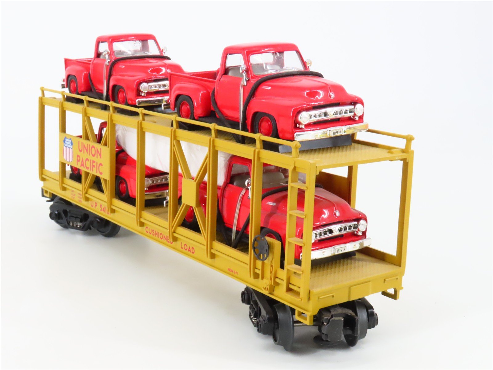 O Gauge 3-Rail MTH 30-76065 UP Auto Carrier #54101 w/55' Ford Pickup Trucks