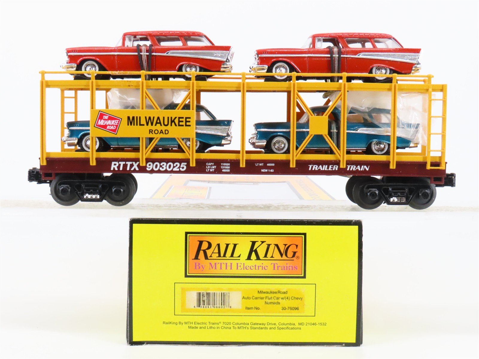 O 3-Rail MTH 30-76096 MILW Railway Auto Carrier #903025 w/Chevy Nomads Cars