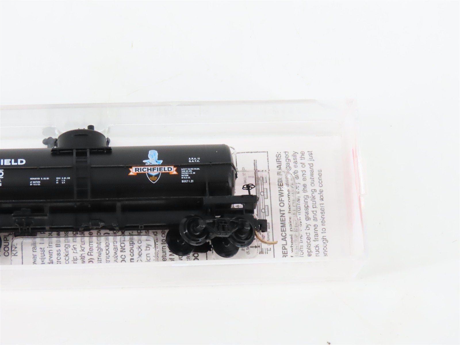 N Scale Micro-Trains MTL 65430 ROX Richfield Oil 39' Single Dome Tank Car #670