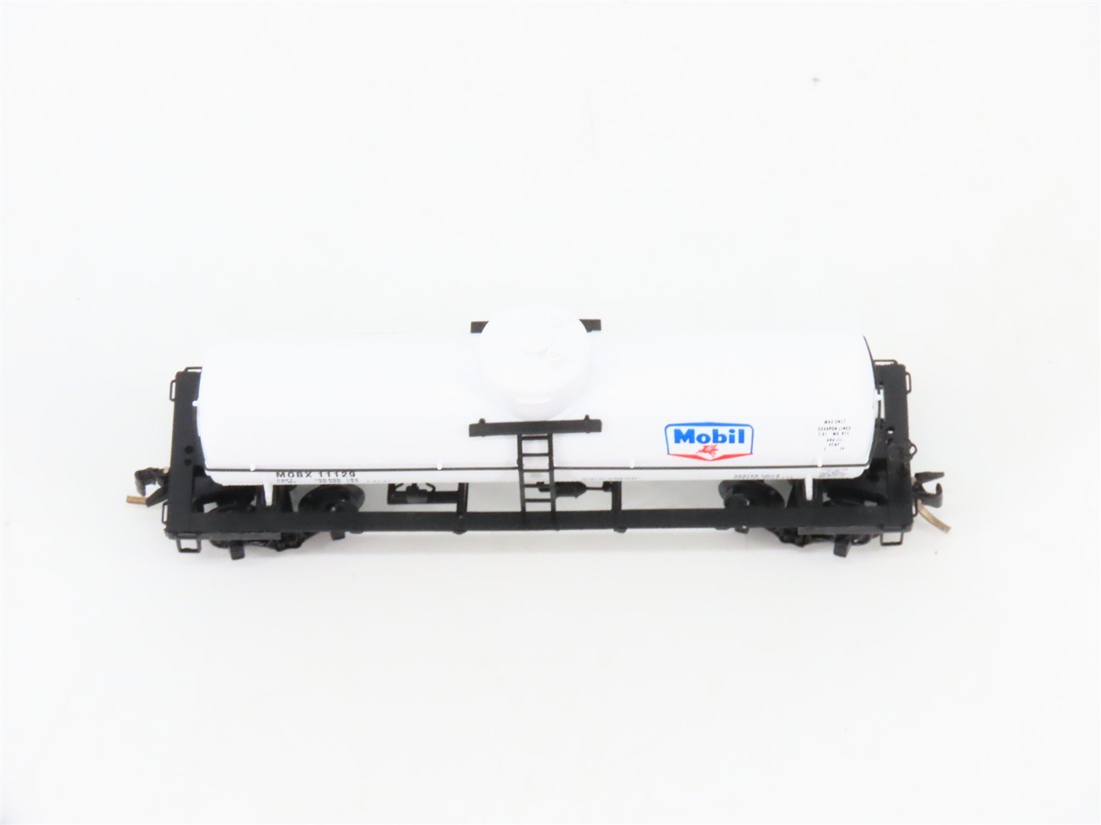 N Scale Micro-Trains MTL 65120 MOBX Mobil Oil 39' Single Dome Tank Car #11129