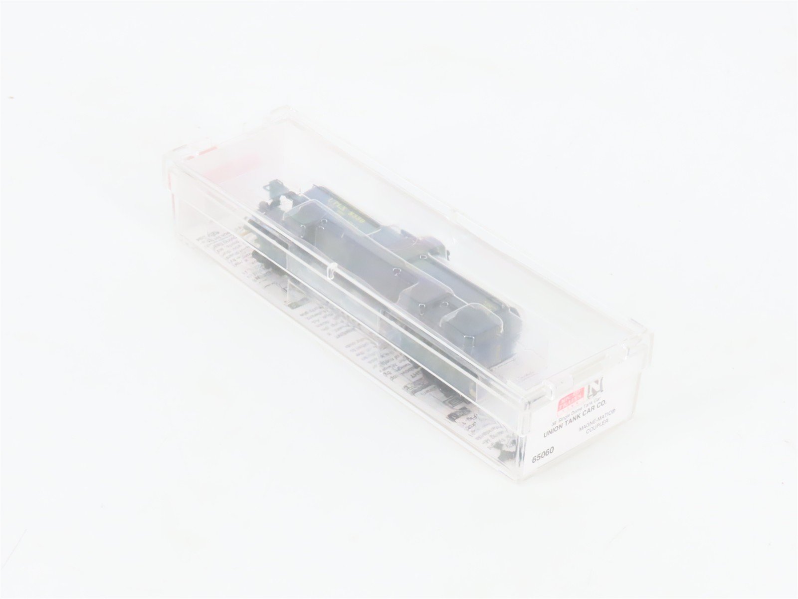 N Scale Micro-Trains MTL 65060 UTLX Union 39' Single Dome Tank Car #8530