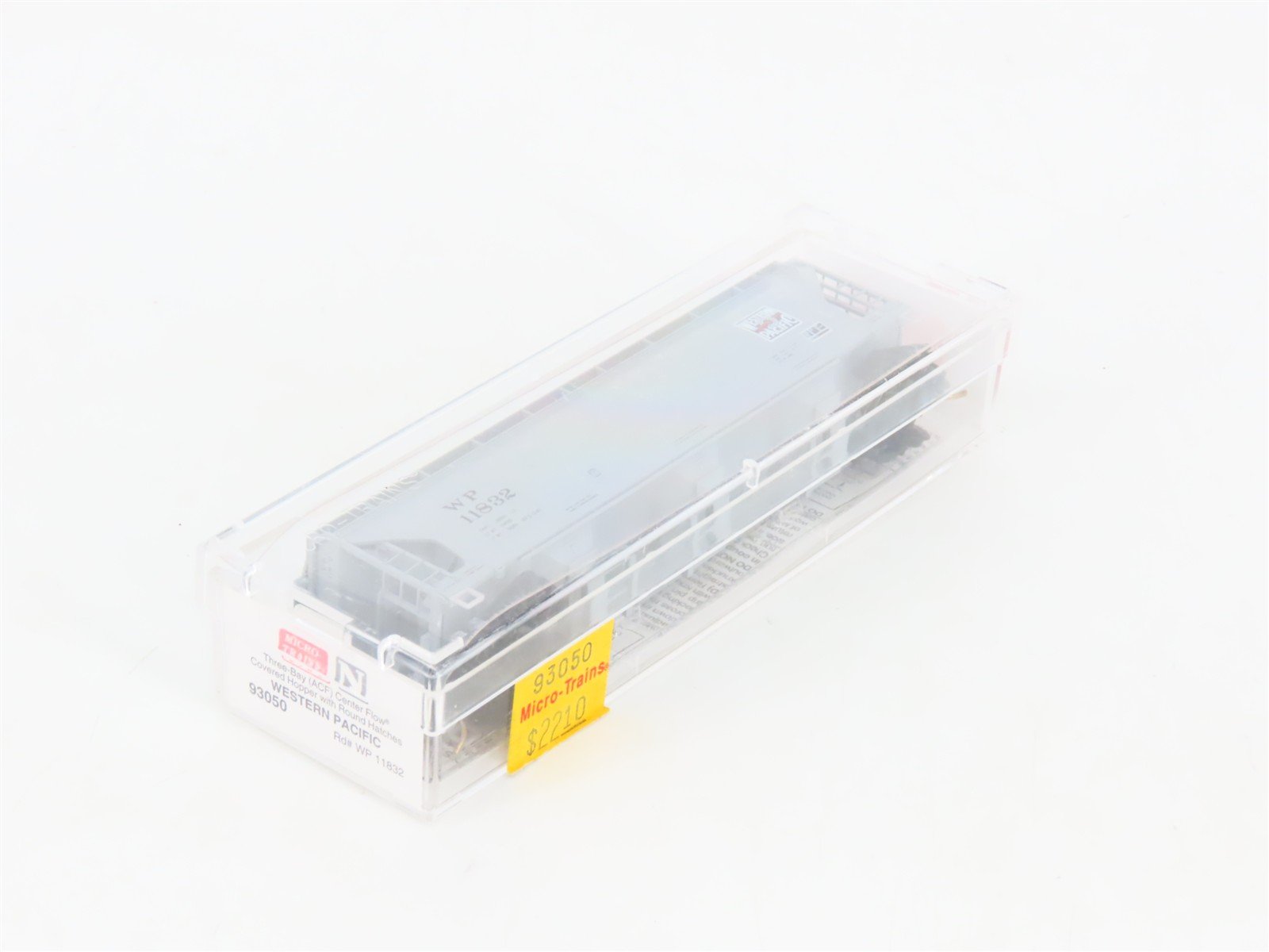 N Scale Micro-Trains MTL 93050 WP Western Pacific 3-Bay Covered Hopper #11832