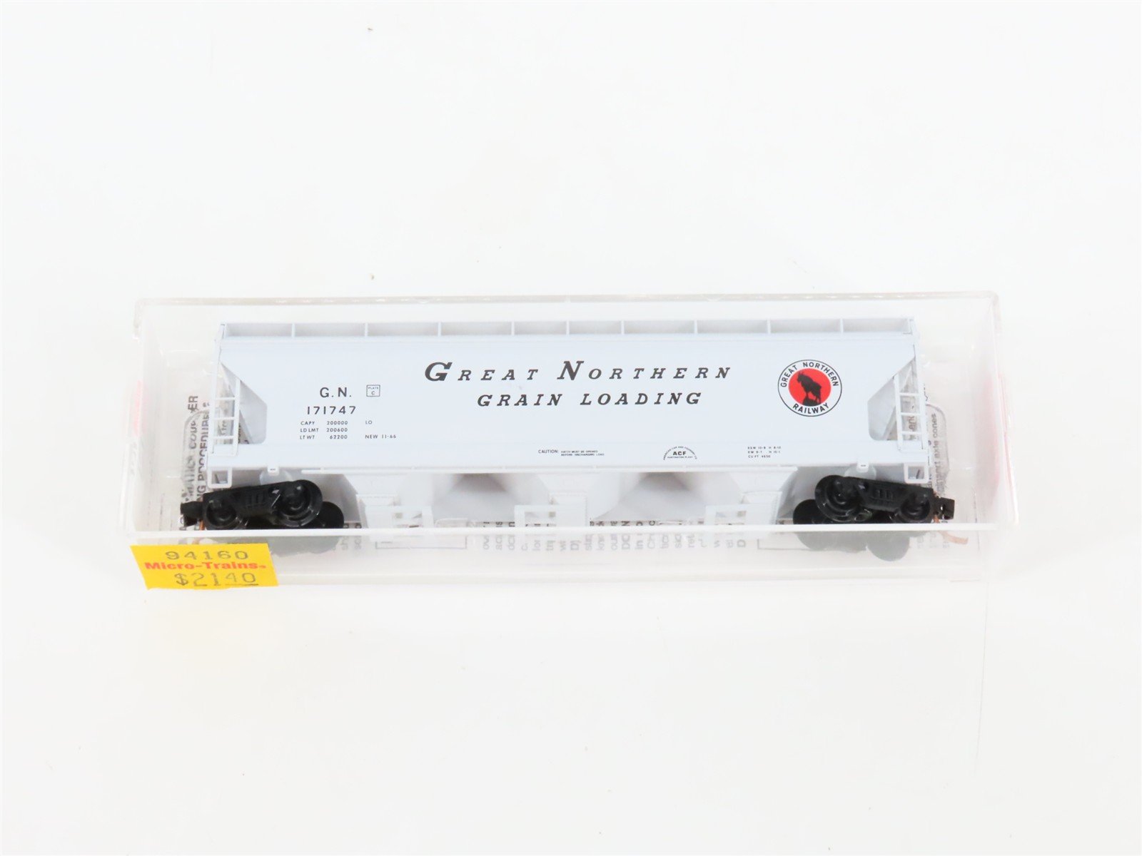 N Micro-Trains MTL 94160 GN Great Northern Grain 3-Bay Covered Hopper #171747