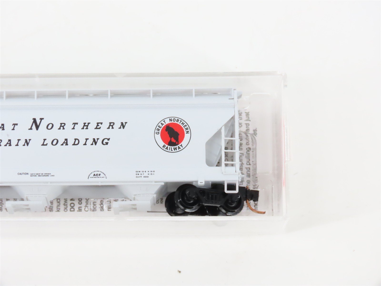 N Micro-Trains MTL 94160 GN Great Northern Grain 3-Bay Covered Hopper #171747