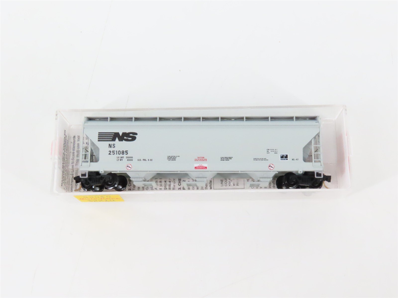 N Scale Micro-Trains MTL 94030 NS Norfolk Southern 3-Bay Covered Hopper #251085