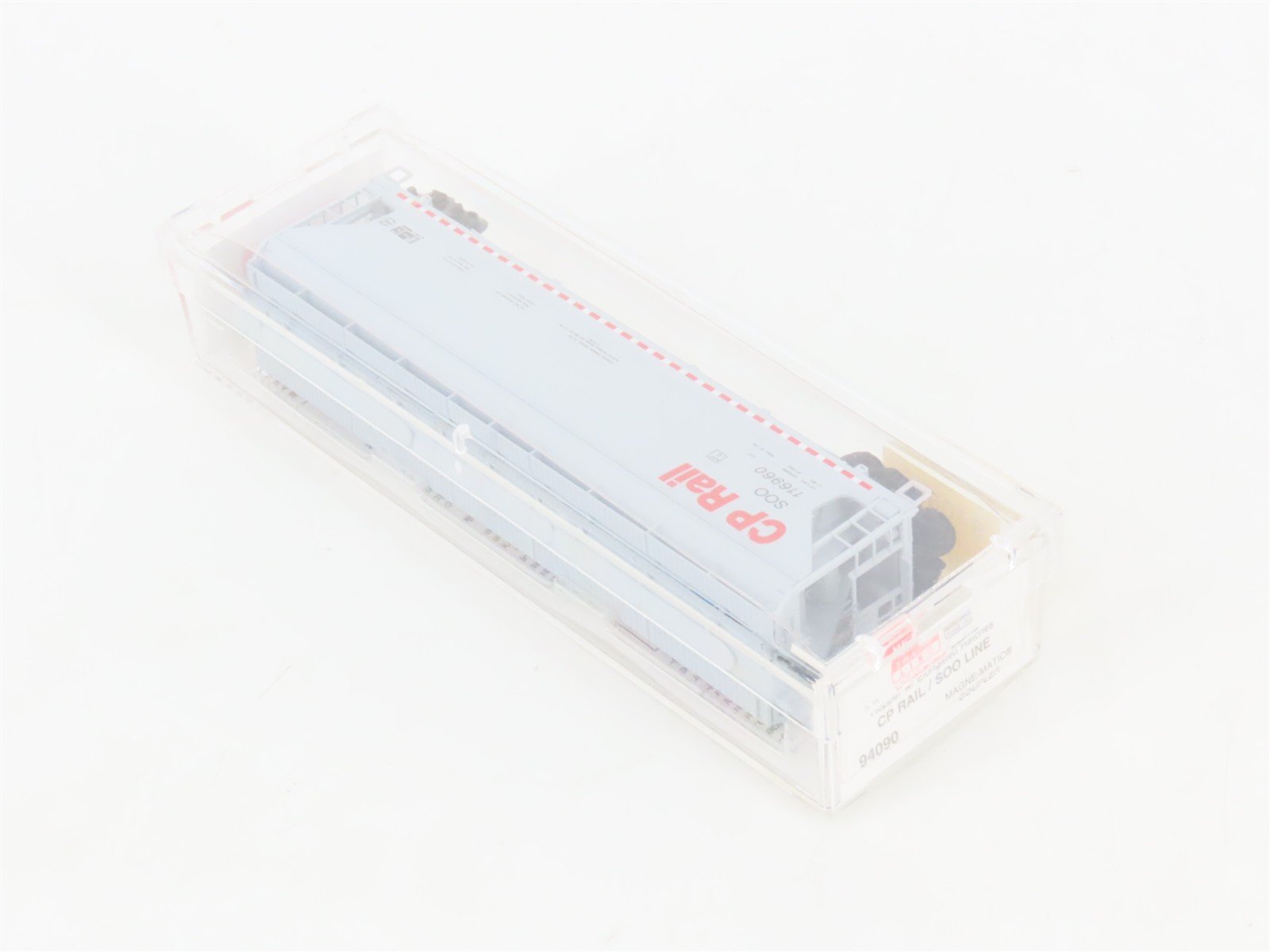 N Scale Micro-Trains MTL 94090 CP Rail/SOO Line 3-Bay Covered Hopper #116960