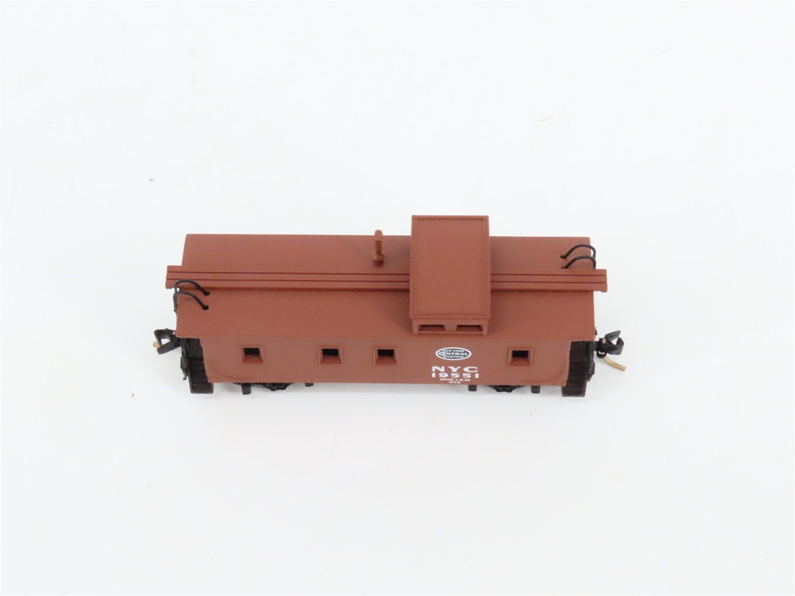 N Scale Micro-Trains MTL 51080 NYC New York Central Offset Cupola Caboose #19551