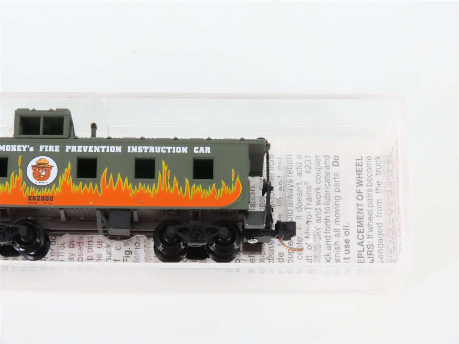 N Scale Micro-Trains MTL 100100 Smokey Bear Offset Cupola Caboose #X62000
